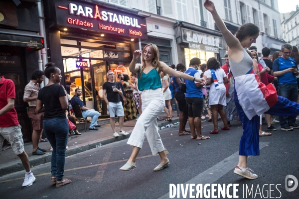 Finale de la coupe du monde 2018 dans un bar à Paris