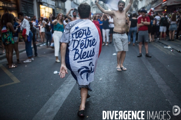 Finale de la coupe du monde 2018 dans un bar à Paris