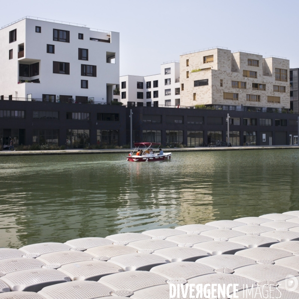 Au fil du canal de l ourcq.