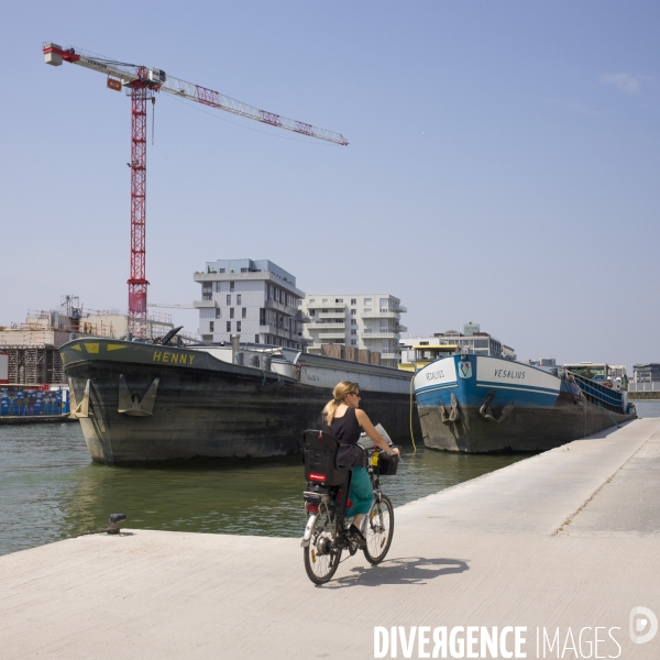 Au fil du canal de l ourcq.