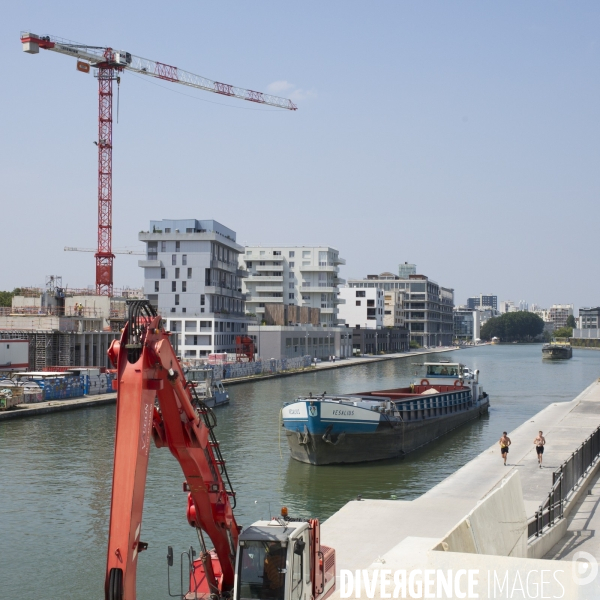 Au fil du canal de l ourcq.