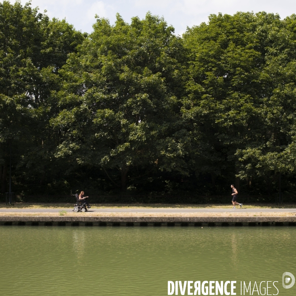 Au fil du canal de l ourcq.