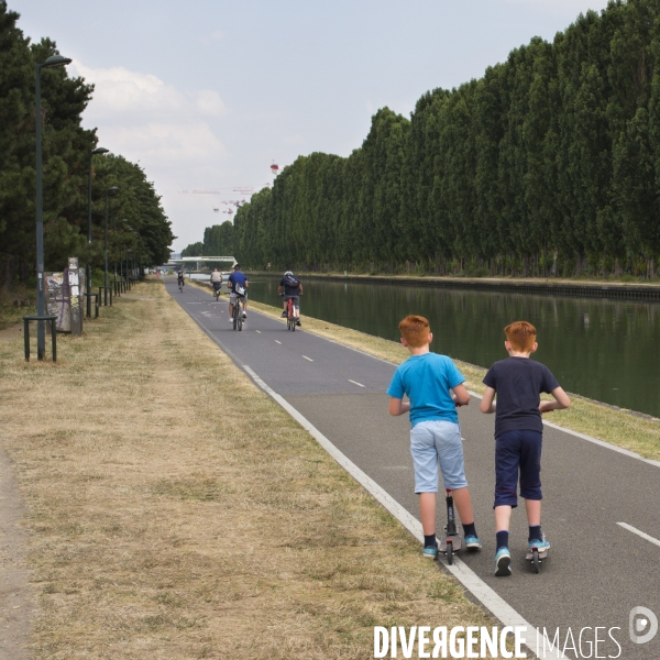 Au fil du canal de l ourcq.
