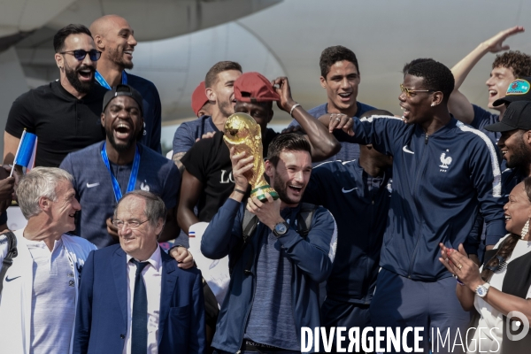 Arrivée de l équipe de France de football après sa victoire en coupe du monde