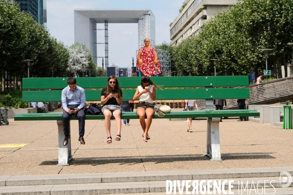 A l occasion de ses 60 ans, la Défense propose un parcours artistique sur l  esplanade.