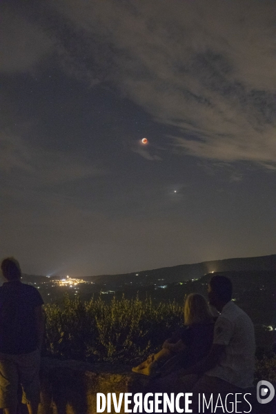 Dans l ombre de la Lune.