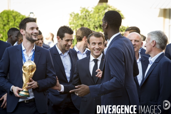 L équipe de France de football reçue à l Elysée par Emmanuel MACRON.