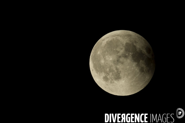 La plus longue éclipse totale de Lune du XXIe siècle