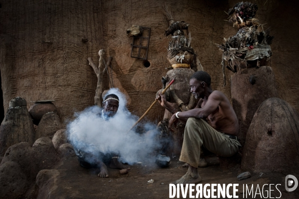 Les charlatans TAMBERMA du Pays KOUTAMMAKOU au Togo