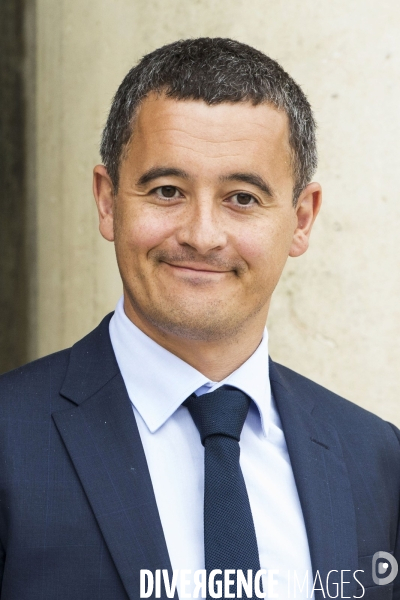 Sortie du conseil des ministres.