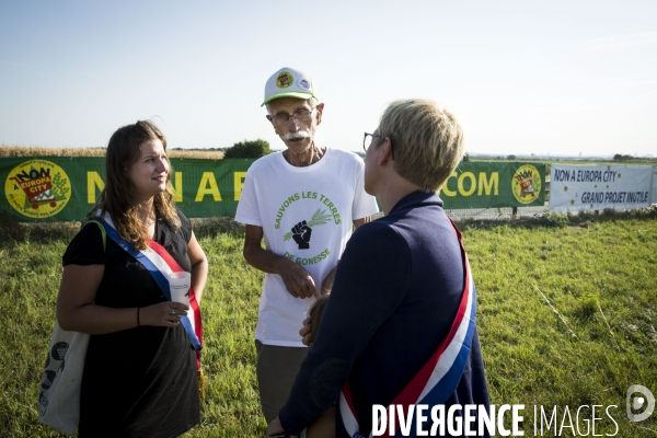 Mobilisation contre le projet de megacomplexe de commerces et de loisirs Europacity.