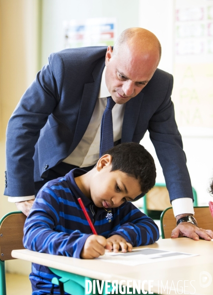 Le ministre de l éducation nationale Jean-Michel BLANQUER à l école élémentaire Pascal de Poissy.