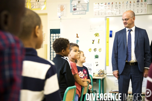 Le ministre de l éducation nationale Jean-Michel BLANQUER à l école élémentaire Pascal de Poissy.