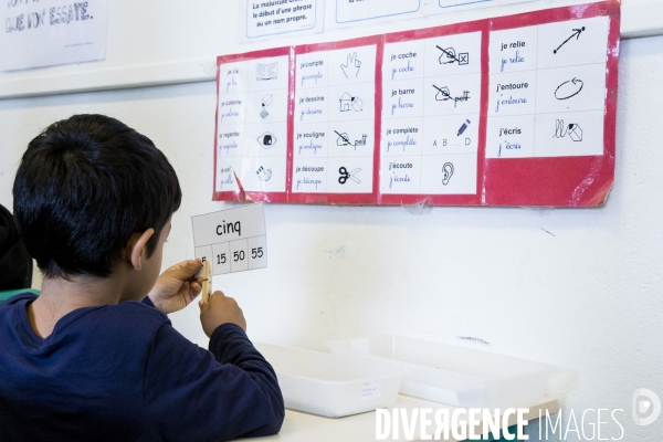 Le ministre de l éducation nationale Jean-Michel BLANQUER à l école élémentaire Pascal de Poissy.