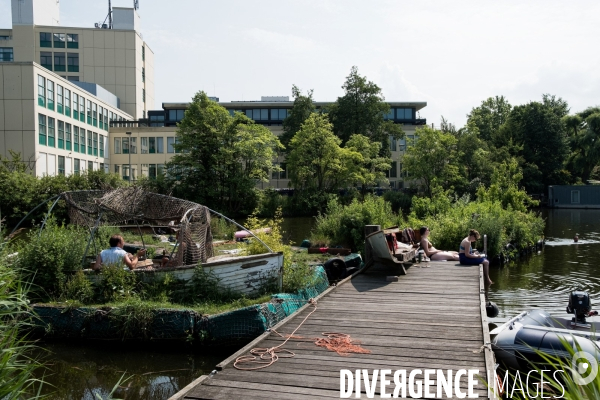 De Ceuvel, un écoquartier sur le port d Amsterdam.