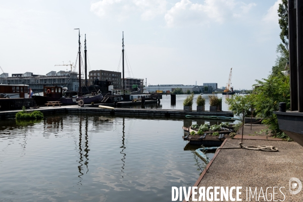 De Ceuvel, un écoquartier sur le port d Amsterdam.