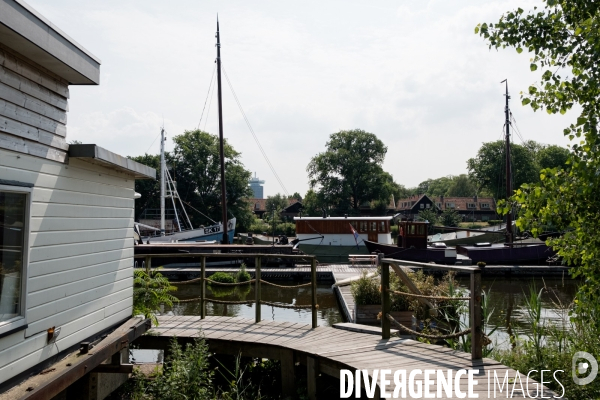 De Ceuvel, un écoquartier sur le port d Amsterdam.