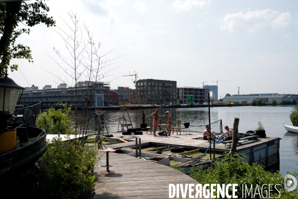 De Ceuvel, un écoquartier sur le port d Amsterdam.