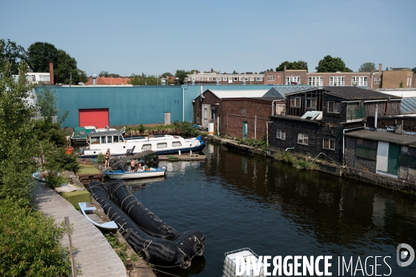 De Ceuvel, un écoquartier sur le port d Amsterdam.