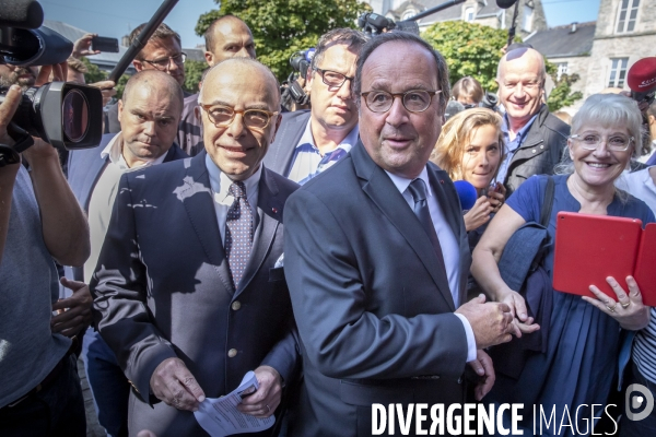 François Hollande et Bernard Cazeneuve à Cherbourg