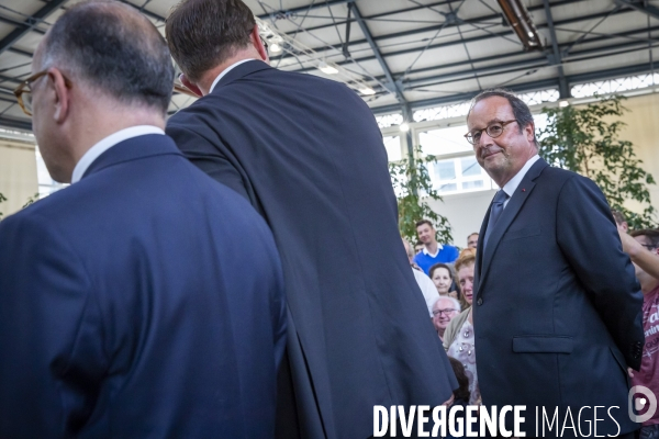 François Hollande et Bernard Cazeneuve à Cherbourg