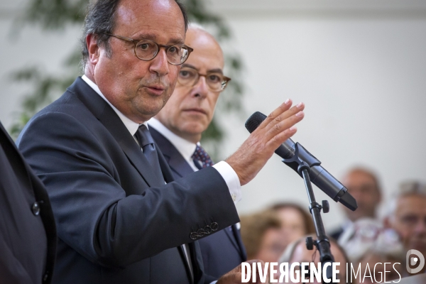 François Hollande et Bernard Cazeneuve à Cherbourg