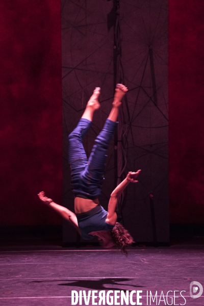 VERTIKAL de Mourad Merzouki