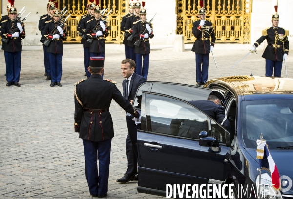 NARUHITO reçu par Emmanuel MACRON au Château de Versailles.