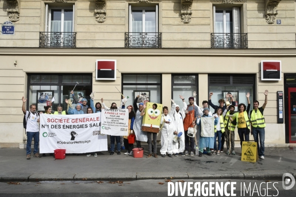 Action  ANV-COP21 contre le financement par la Société Générale dans les énergies fossiles.