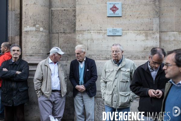Manif pour tous devant le Comité consultatif national d éthique