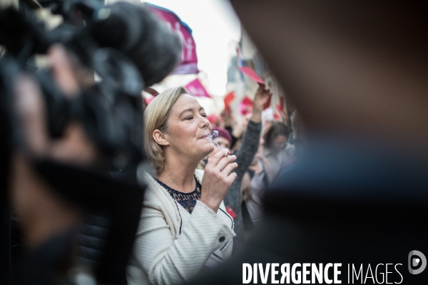 Manif pour tous devant le Comité consultatif national d éthique