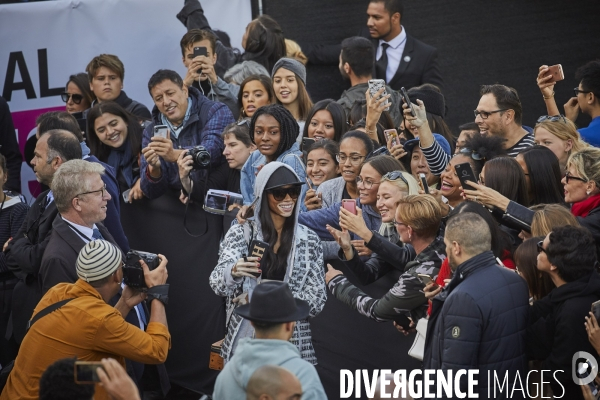 Défilé l oreal  paris: showtime on the seine!