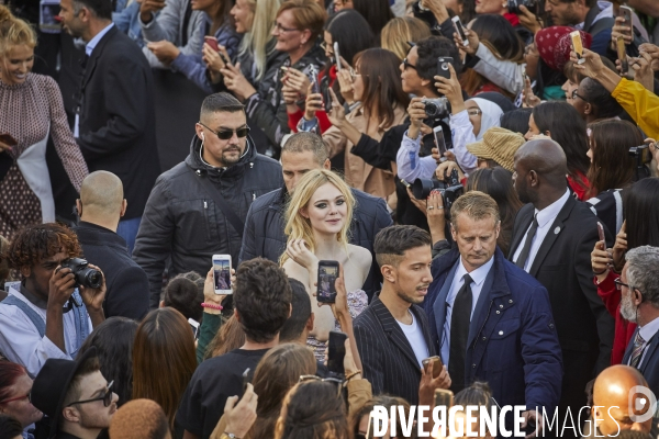 Défilé l oreal  paris: showtime on the seine!