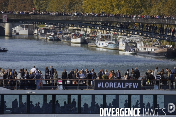 Défilé l oreal  paris: showtime on the seine!