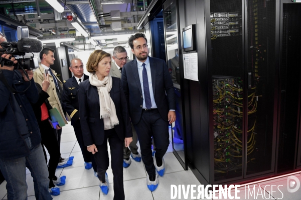 Déplacement de Florence Parly et Mounir Mahjoubi à la Direction interarmées des réseaux d infrastructure et des systèmes d information de la défense