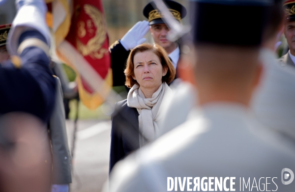 Déplacement de Florence Parly et Mounir Mahjoubi à la Direction interarmées des réseaux d infrastructure et des systèmes d information de la défense