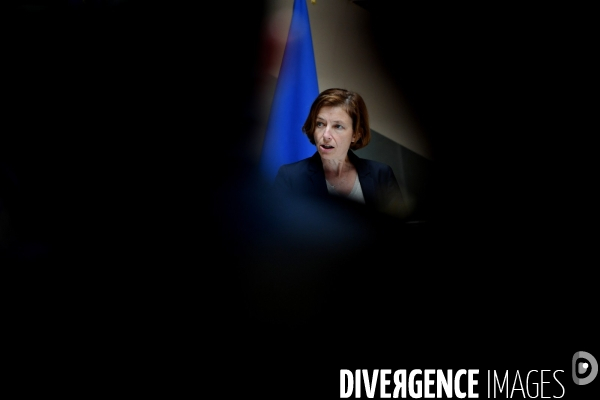 Déplacement de Florence Parly et Mounir Mahjoubi à la Direction interarmées des réseaux d infrastructure et des systèmes d information de la défense