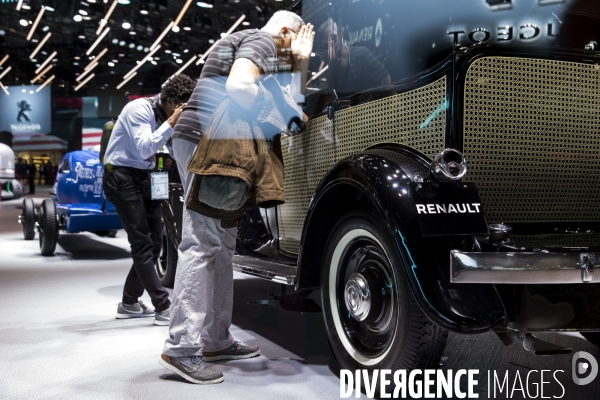 Mondial Paris Motor Show 2018, le salon de l auto de la porte de Versailles.