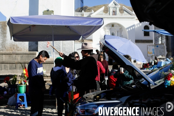 Baptême des voitures à Copacabana, Bolivie