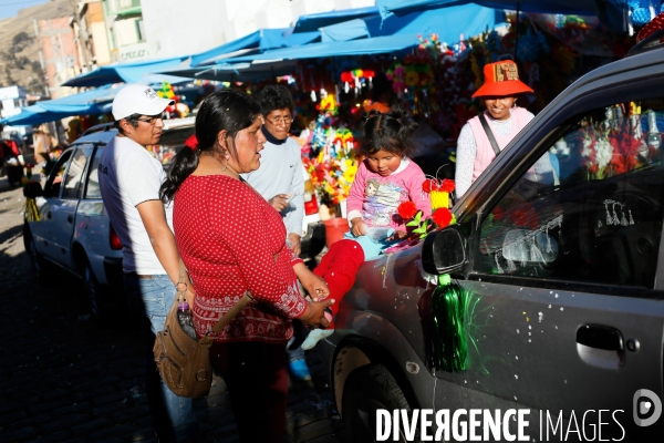 Baptême des voitures à Copacabana, Bolivie