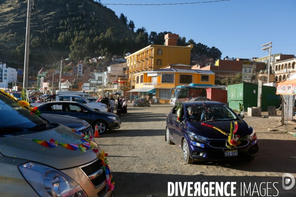 Baptême des voitures à Copacabana, Bolivie