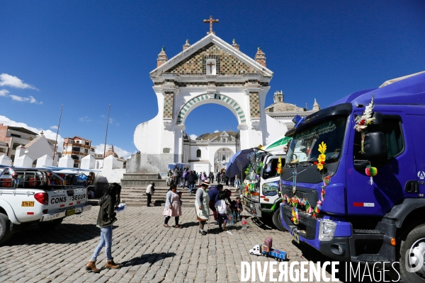 Baptême des voitures à Copacabana, Bolivie