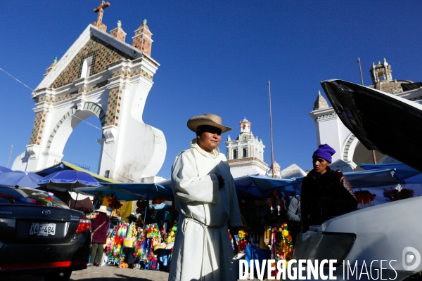 Baptême des voitures à Copacabana, Bolivie