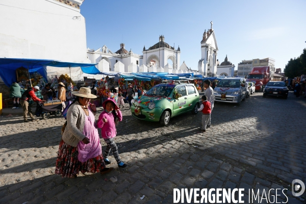 Baptême des voitures à Copacabana, Bolivie