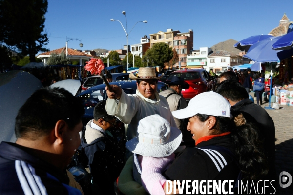 Baptême des voitures à Copacabana, Bolivie