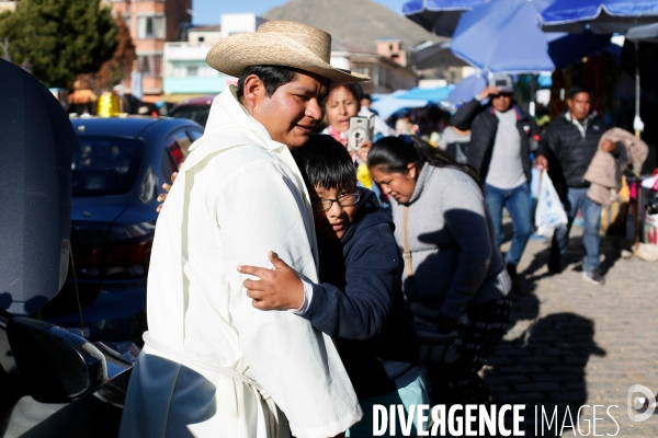 Baptême des voitures à Copacabana, Bolivie