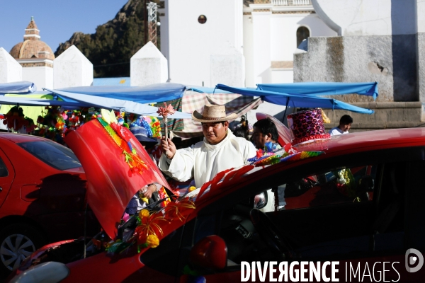Baptême des voitures à Copacabana, Bolivie