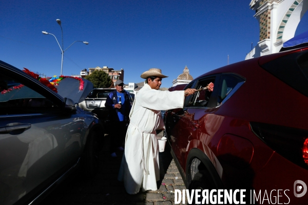 Baptême des voitures à Copacabana, Bolivie
