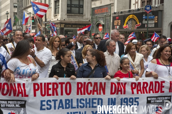 Jennifer lopez reine de la parade portoricaine a new york