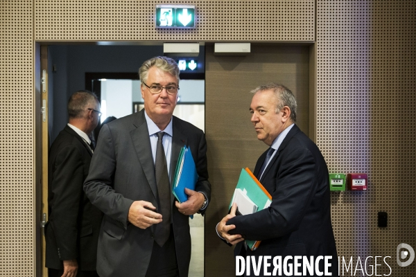 Jean-Paul Delevoye reçoit les partenaires sociaux.